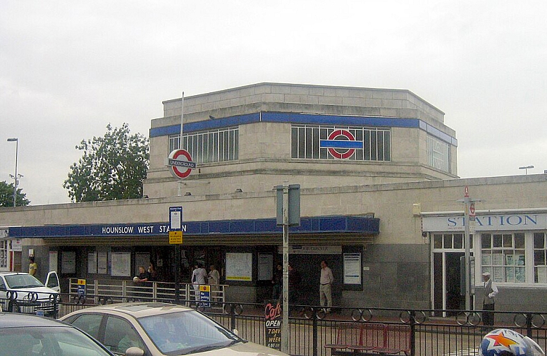 hounslow west tube station