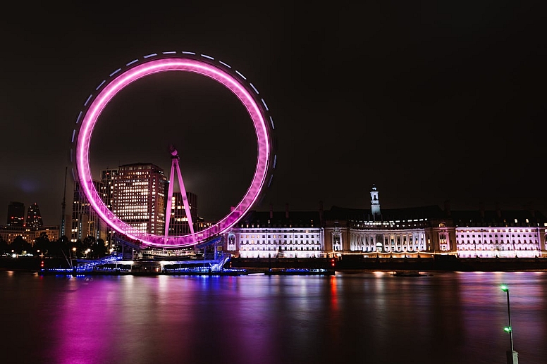 london by night