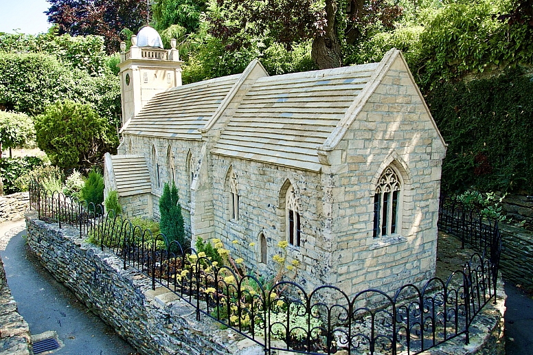 model village cotswolds